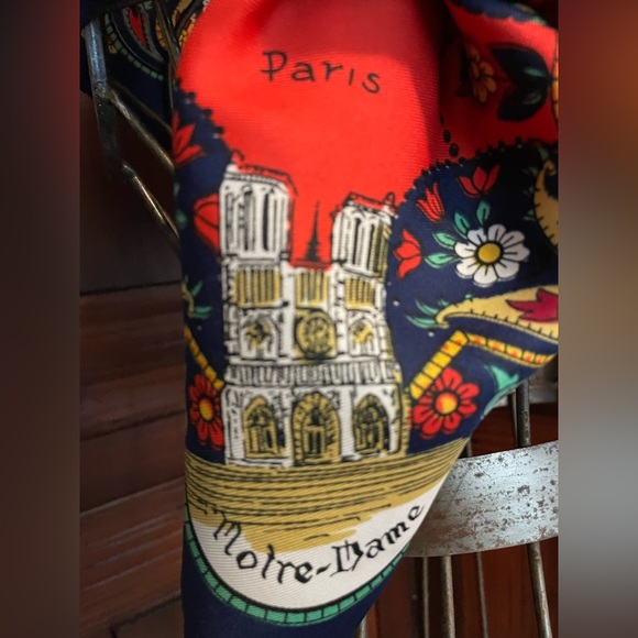 Italian Made French Monument Scarf - Picture 4 of 7
